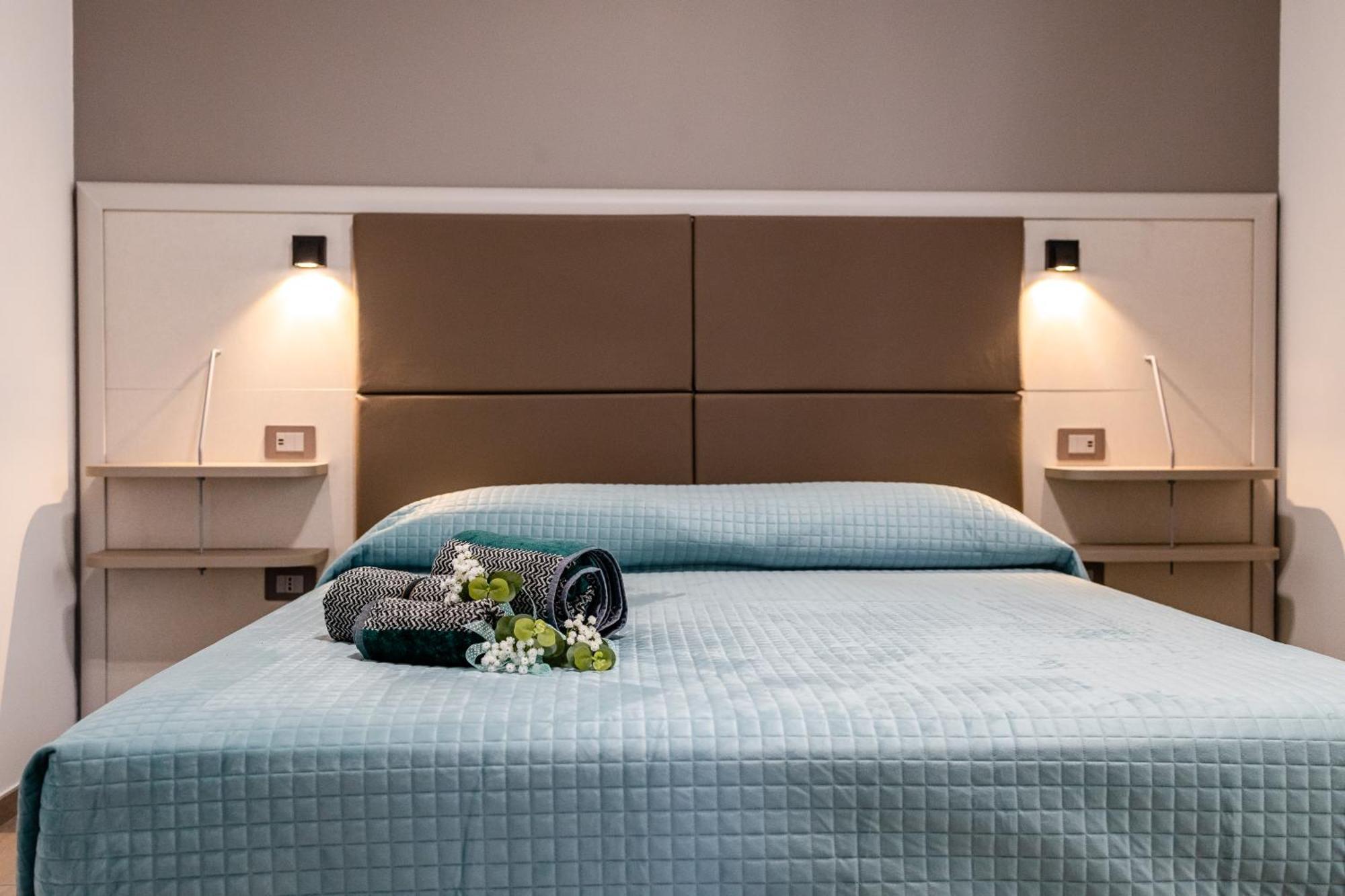 La Collina Di Montegrappa - Suites With Heated Private Pool - Suites With Shared Pool Тулье Экстерьер фото